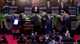 Screenshot YouTube Sekretariat Presiden pelantikan presiden dan wakil presiden, Minggu (20/10). Foto:Istimewa/matapedia