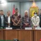 Terpidana perkara penipuan Al Naura dihadirkan dalam konferensi pers di Kejaksaan Agung, Jumat (25/10/2024). Foto: Dok. Kejagung