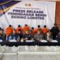 Kepala Kantor Pelayanan Utama Bea dan Cukai Tipe B Batam, Zaky Firmansyah saat memberikan keterangan mengenai penangkapan penyelundupan Benih Lobster di perairan Kepri, Minggu (13/10/2024). Matapedia6.com/ Dok. Bea Cukai.