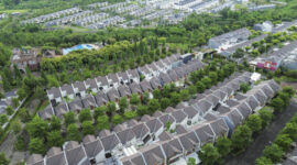 Foto udara kawasan kompleks perumahan di Malang, Jawa Timur, Jumat (29/11/2024). Foto: Irfan Sumanjaya/ANTARA FOTO