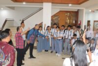 Siswa SMA 20 Sagulung berkunjung ke DPRD Batam. Foto:Istimewa