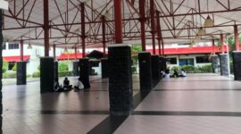 Ilustrasi: pelamar kerja tengah berada di gedung Multi Purpose Hall (MPH) Batamindo. Foto:matapedia