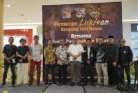 Plh Kepala BP Batam saat di acara pameran lukisan. Foto:Humas BP Batam