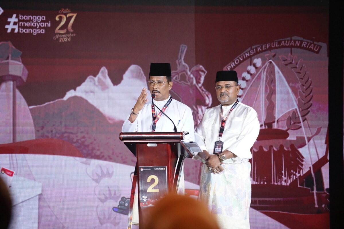 Rudi-Rafiq saat debat pertama pada Sabtu (2/11). Foto:DN/matapedia
