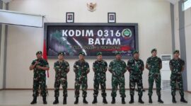 Dandim 0316, Kolonel Inf Rooy Chandra Sihombing pimpin upacara Korps Raport Masuk Satuan yang berlangsung di aula Makodim 0316/Batam. Matapedia6.com/Dok Kodim