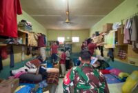 Petugas gabungan geledah kamar warga binaan Lapas Batam, Kamis (7/11). Foto:Dok/Lapas