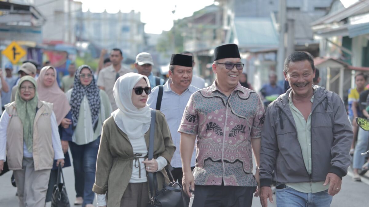 Calon Wakil Gubernur Kepri nomor urut satu, Nyanyang Haris Pratamura saat kampanye keliling di Kabupaten Karimun, Kamis (7/11/2024). Matapedia6.com/Dok Gunawan