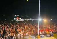 Ribuan warga Padati lapangan Merdeka di Dabo Singkep, Kabupaten Lingga, hadiri kampanye calon Gubernur Kepri, Ansar Ahmad, Rabu (6/11/2024). Matapedia6.com/Dok Agus