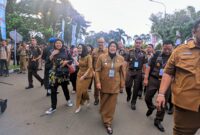 Plt Gubernur Kepri Marlin Agustina dan Kejari Batam, Kamis (7/11). Foto:Ist