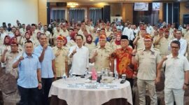 Organisasi Pejuang Purnawirawan Indonesia Raya (PPIR) gelar deklarasi di Hotel Golden View beri dukungan terhadap Ansar-Nyanyang di Kepri, Amsakar-Li Claudia di Batam, Minggu (10/10/2024). Matapedia6.com/Dok Agus
