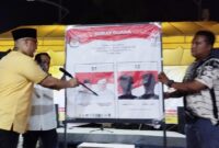 Calon Wakil Gubernur Kepri, Nyanyang Haris Pratamura, mempraktekkan cara mencoblos pada 27 November 2024 dihadapan Warga Perumahan Garden Raya dan Taman Yasmin, Kelurahan Belian, Kecamatan Batam Kota, Selasa (12/11/2024). Matapedia6.com/ Dok Agus