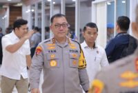 Kapolda Kepri Irjen Pol Yan Fitri Halimansyah saat berjalan keluar ruang rapat komisi III DPRD RI di Jakarta, Selasa (13/11/2024). Matapedia6.com/ Dok Humas Polda