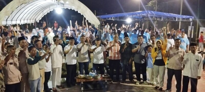 Tokoh masyarakat dan warga Sambau sepakat dukung pasangan Ansar Ahmad - Nyanyang Haris Pratamura di Pilkada Kepri 2024. Matapedia6.com/Dok Agus 