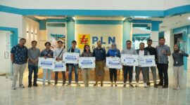 Sempena Hari Pahlawan, PLN Batam Serahkan Hadiah Lomba Menulis Feature dan Foto Nasional. Foto:Dok/Humas PLN