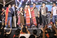 Pasangan calon Gubernur Kepri nomor urut satu Ansar Ahmad-Nyanyang Haris Pratamura saat menghadiri acara Pesta Budaya Batak Bersatu Marsada (BBM) beberapa waktu lalu.