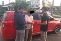 Salah satu tersangka diamankan Polairud Polda Kepri saat hendak menjemput para korban dari salah satu hotel di Batam, Sabtu (16/11/2024). Matapedia6.com/ Dok Humas Polda