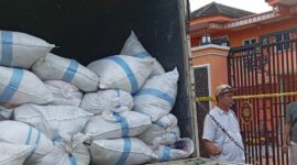 Ilustrasi pakaian bekas atau ballpress disita polisi beberapa hari lalu. Foto:Luci/matapedia