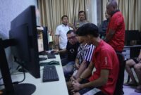 Ditreskrimum Polda Kepri Bongkar sindikat judi online yang beroperasi di Lantai 2 dan lantai 17 Apartemen Aston Pelita Lubuk Baja Kota Batam, Jumat (22/11/2024). Matapedia6.com/Luci