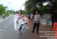 Tim gabungan melakukan penertiban alat peraga kampanye di Kota Batam jelang masa tenang Pilkada 2024, Minggu (24/11/2024) Matapedia6.com/Dok Humas Polresta