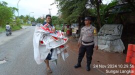 Tim gabungan melakukan penertiban alat peraga kampanye di Kota Batam jelang masa tenang Pilkada 2024, Minggu (24/11/2024) Matapedia6.com/Dok Humas Polresta