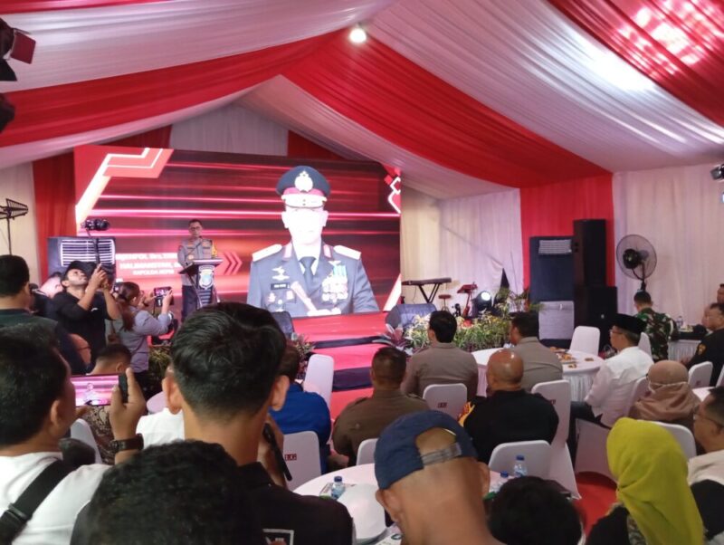 Kapolda Kepri Tegaskan Akan ratakan kampung Aceh jika masih ada peredaran Narkotika di lokasi, Deklarasi Kampung Aceh Jadi Kampung Madani, Jumat (15/11/2024). Matapedia6.com/Luci