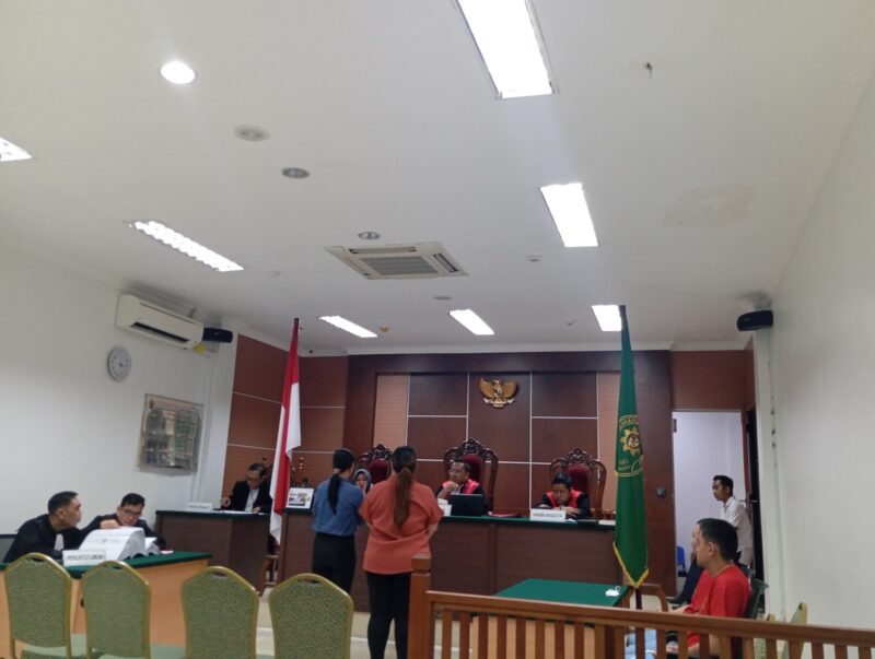 Kedua saksi dihadirkan JPU dalam sidang judi online, Senin (18/11). Foto:matapedia