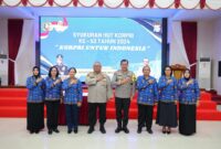 Ketua KORPRI Polda Kepri M. Sukisman bersama Karo SDM Polda Kepri Kombes Pol Danang Beny K dan Kabid Humas Polda Kepri Kombes Pol Zahwani Pandra Arsyad foto bersama usai kegiatan, Sabtu (30/11/2024). Matapedia6.com/ Dok Humas.