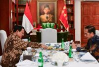 Presiden Prabowo Subianto bertemu dengan Presiden ke-7 Republik Indonesia Joko Widodo di kediamannya di Kertanegara, Jakarta, Jumat (06/12/2024). Foto: BPMI Setpres/Rusman