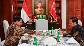 Presiden Prabowo Subianto bertemu dengan Presiden ke-7 Republik Indonesia Joko Widodo di kediamannya di Kertanegara, Jakarta, Jumat (06/12/2024). Foto: BPMI Setpres/Rusman