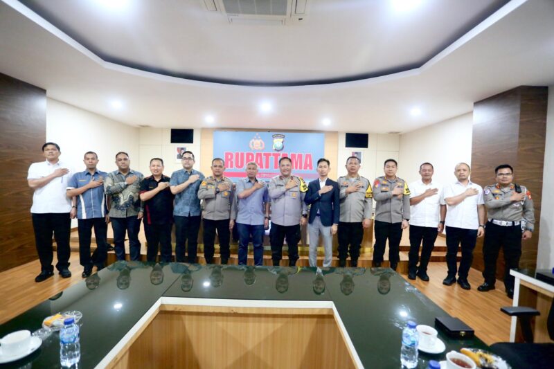 Perkuat koordinasi dan berbagi informasi demi menghadapi ancaman kejahatan Polis Diraja Malaysia (PDRM) kunjungi Polda Kepri, Rabu (4/12/2024). Matapedia6.com/ Dok Humas Polda