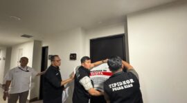 Ditreskrimsus Polda Riau Subdit Tipikor melakukan penyegelan empat unit apartemen di Kota Batam, pengembangan kasus SPPD Fiktif Setwan DPRD Riau, Matapedia6.com /Dok Polda Riau