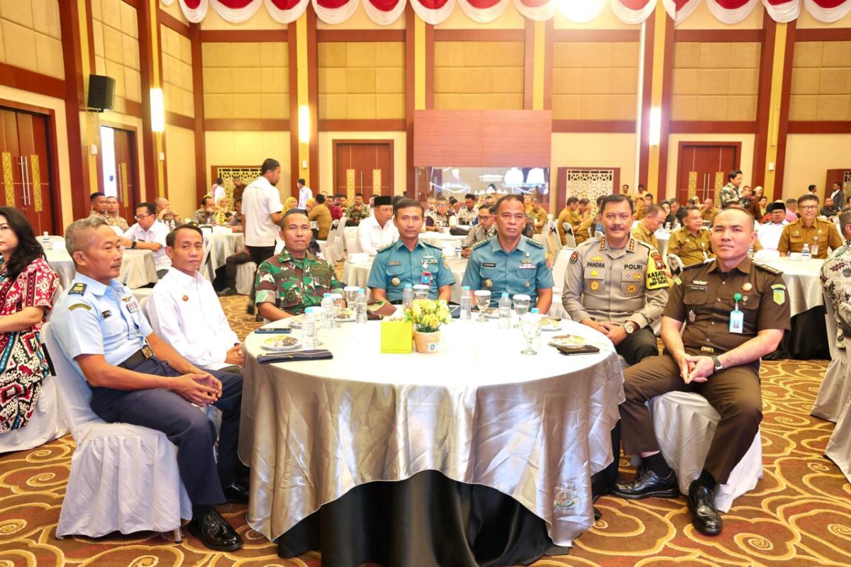 Kabid Humas Polda Kepri Kombes Pol Zahwani Pandra Arsyad saat mengikuti acara penyerahan Penghargaan dari KIP di Aula Wan Seri Beni, Dompak, Tanjungpinang, Senin (9/12/2024). Matapedia6.com/ Dok Humas Polda