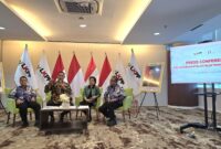 Deputi Bidang Transformasi Pengadaan Digital LKPP Patria Susantosa, Kepala LKPP Hendrar Prihadi, Direktur Enterprise & Business Service Telkom FM Venusiana R, dan Sekretaris Utama LKPP Iwan Herniwan pada acara Press Conference Peluncuran Katalog Elektronik Versi 6.0 di Istana Negara, Jakarta, Selasa (10/12). Foto: Telkom