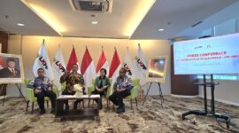 Deputi Bidang Transformasi Pengadaan Digital LKPP Patria Susantosa, Kepala LKPP Hendrar Prihadi, Direktur Enterprise & Business Service Telkom FM Venusiana R, dan Sekretaris Utama LKPP Iwan Herniwan pada acara Press Conference Peluncuran Katalog Elektronik Versi 6.0 di Istana Negara, Jakarta, Selasa (10/12). Foto: Telkom