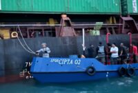 Badan Keamanan Laut Republik Indonesia (Bakamla RI) berhasil menggagalkan transaksi bahan bakar minyak (BBM) ilegal di perairan Teluk Jodoh, Batam, Selasa (17/12/2024). Matapedia6.com/Dok Bakamla