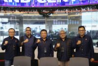 Direktur Utama Telkomsel Nugroho, Staf Khusus bidang Strategi Komunikasi dan Hubungan Publik Kementerian BUMN RI Arya Sinulingga, Direktur Utama Telkom Ririek Adriansyah, Direktur Network and IT Solution Telkom Herlan Wijanarko, dan Direktur Network Telkomsel Indra Mardiatna saat Konferensi Pers Kesiapan TelkomGroup dalam rangka Natal 2024 dan Tahun Baru 2025 di TelkomGroup Integrated Operation Center (TIOC), pada Senin (16/11). Foto:Telkom