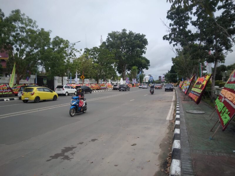 Kondisi di depan kantor wali Kota Batam sepi, pasca buruh menunda unjuk rasa di Kota Batam dan bergerak ke kantor Gubernur Kepri di Dompak, Rabu (18/12/2024). Matapedia6.com/ Luci