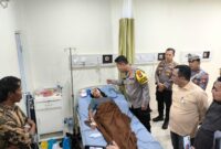 Kapolresta Barelang Kombes Pol Heribertus Ompusunggu saat menjemput Zakaria korban bentrokan antara PT MEG dengan warga Sembulang di Barelang, Jumat (20/12/2024).Matapedia6.com/Dok Polresta