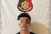 Satu dari dua pelaku pencuri motor yang ditangkap Polsek Batam Kota, Sabtu (21/12/2024). Matapedia6.com/Dok Polsek