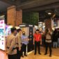 Personel Kepolisian Polda Kepri saat melakukan pengamanan disalah satu Mall yang ada di Kota Batam dalam Operasi Lilin Seligi 2024, Minggu (29/12/2024). Matapedia6.com/ Dok Humas Polda