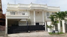 Rumah mewah yang ada di jalan Cemara mas nomor 10 Suka Jadi Batam Centre, yang di geledah BNNP Kepri, Kamis (5/12/2024). Matapedia6.com/ Luci