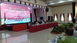 Gubernur Kepri Ansar Ahmad saat menghadiri rapat koordinasi lintas sektoral di gedung Lancang Kuning Polda Kepri, Kamis (19/12/2024). Matapedia6.com/ Luci