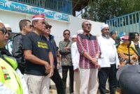 Tokoh nasional Said Didu dan mantan Ketua KPK Abraham Samad, bersama tim yang terdiri dari jurnalis senior, pengacara HAM, hadir di Lapangan Sepak Bola Dataran Muhammad Musa, Kelurahan Sembulang, Kecamatan Galang, Minggu (22/12/2024). Matapedia6.com/ Luci