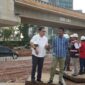 Kepala BP Batam Rudi saat meninjau progres pengerjaan flyover Sei Ladi, Selasa (24/12). Foto:Dok/Humas 