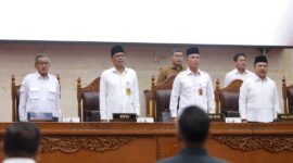Ketua DPRD Batam Kamaluddin dan para wakil Ketua serta Sekda Batam Jefridin, Selasa (7/1). Foto:Diskominfo