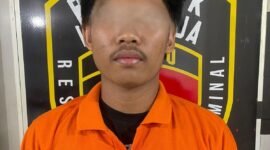 Salah satu tersangka pencurian sepeda motor yang ditangkap Unitreskrim Polsek Lubuk Baja, Jumat (10/1/2025). Matapedia6.com/Dok Polsek