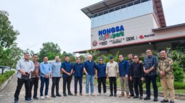 Menekraf Teuku Riefky Harsya mengunjungi Nongsa Digital Park Batam, mengapresiasi kontribusinya dalam mendongkrak sektor ekonomi kreatif dan PDB nasional. Foto:Dok/Istimewa