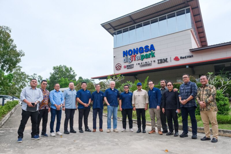 Menekraf Teuku Riefky Harsya mengunjungi Nongsa Digital Park Batam, mengapresiasi kontribusinya dalam mendongkrak sektor ekonomi kreatif dan PDB nasional. Foto:Dok/Istimewa