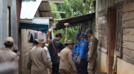 Ditpam BP Batam data dan ukur lahan warga yang terdampak pelebaran jalan di Batu Ampar-Seraya, Selasa (21/1/2025). Foto:Dok/Humas BP