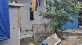Kondisi rumah kos ibu yang diduga menganiaya anaknya di Kelurahan Sei Lekop Kecamatan Sagulung, Rabu (22/1/2025). Matapedia6.com/ Luci